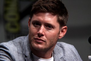 800px-jensen_ackles_-7606272018-.jpg